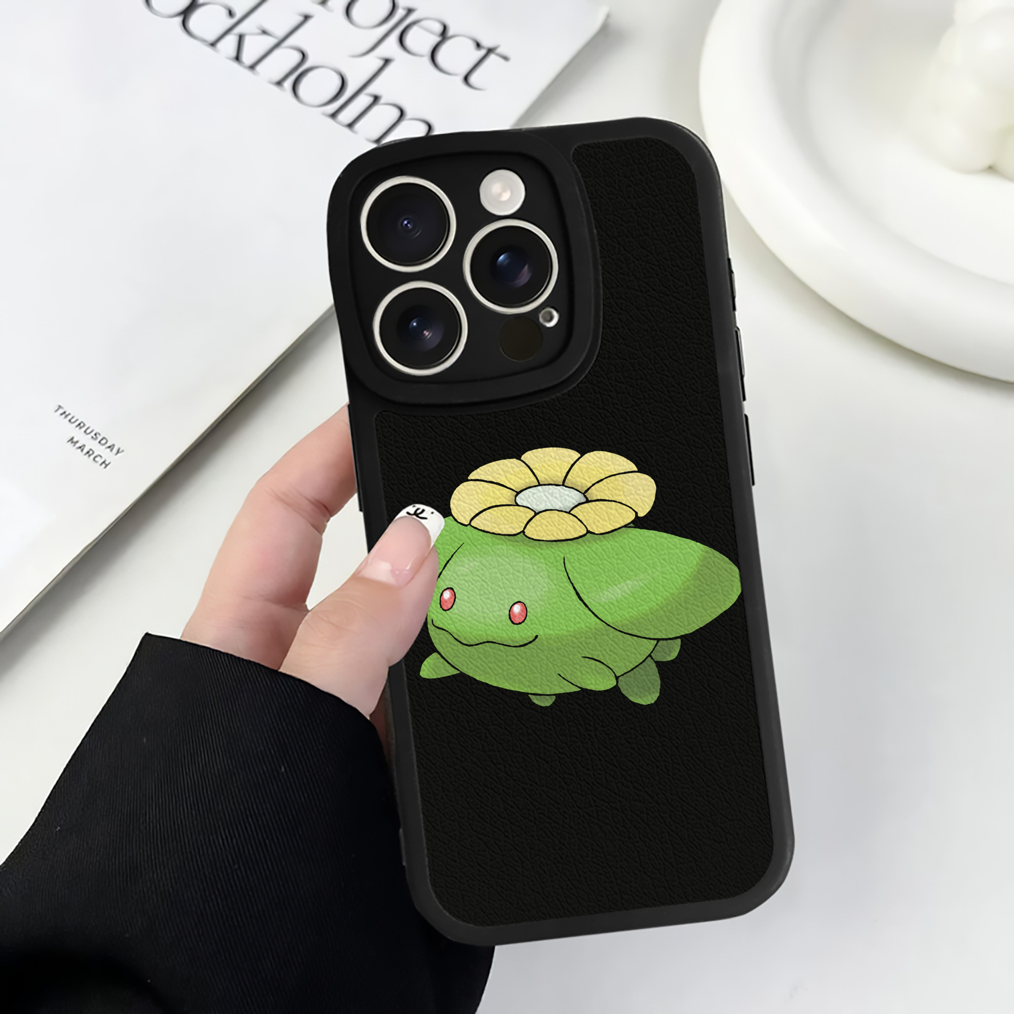 （画像用） ポケットモンスター Pokémon 【iPhone 16シリーズ対応】シリコンスマホケース（レザー調） 材質：シリコン